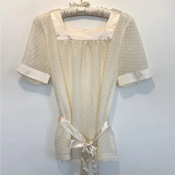 Apt 9 Semi Sheer Swiss Dot Feminine Blouse - Picture 1 of 10